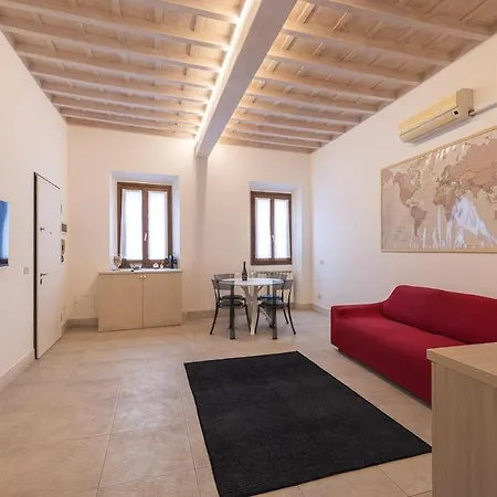 Strozzi Travel شقة *